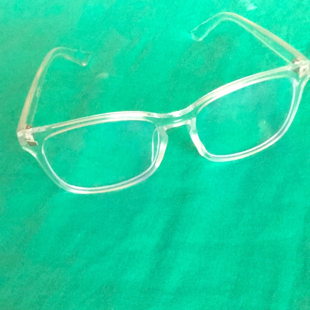 Eye wear against light
